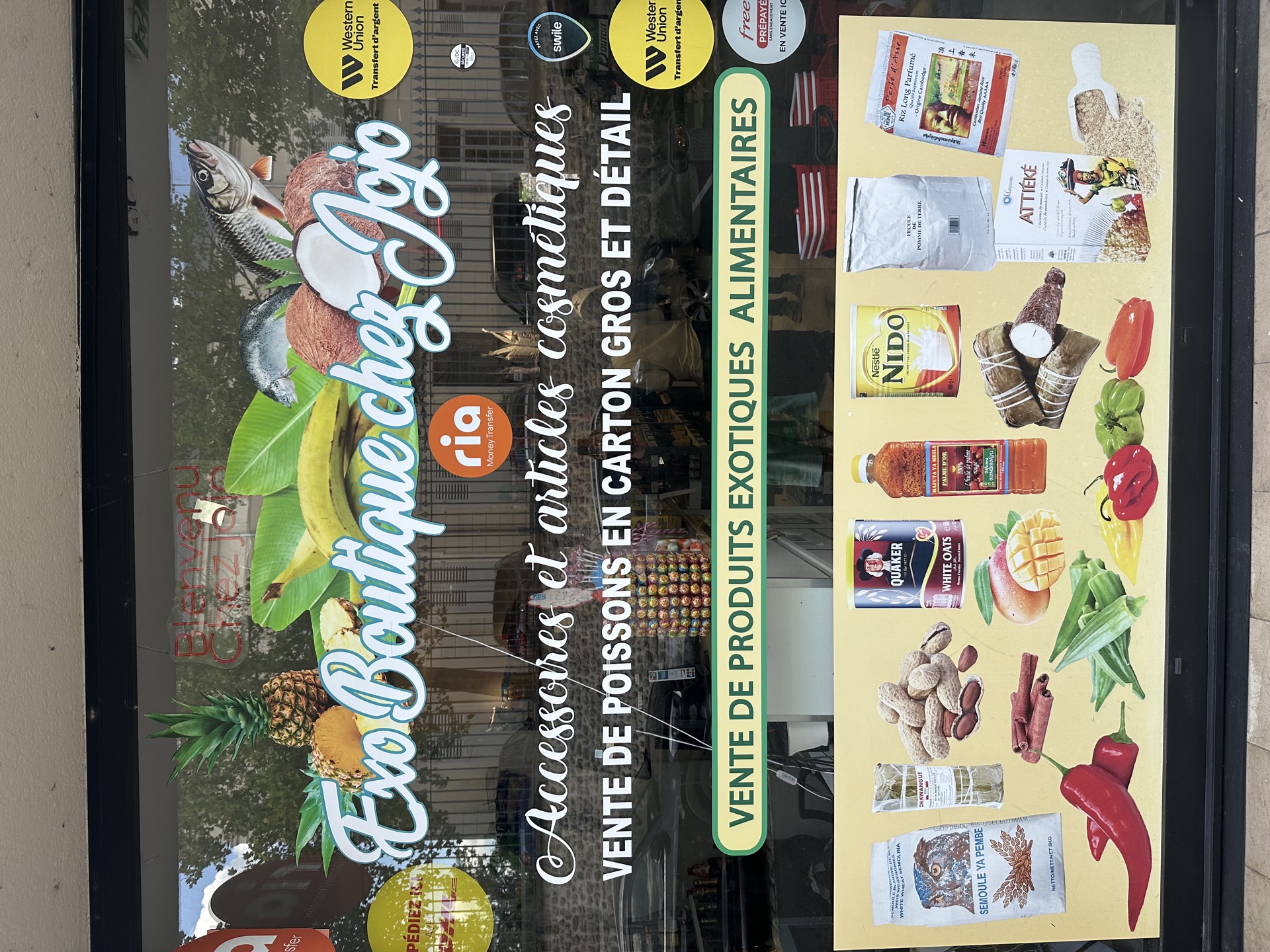 Vitrine extérieure d'Exo Market à La Ferté-Alais